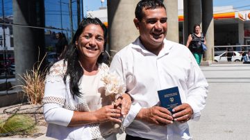 Los menos supersticiosos del registro civil: tras 20 años juntos, Reina y Luis se casaron este martes 13