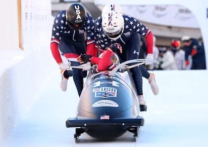Impactante accidente del equipo de bobsleigh de Estados Unidos en la Copa del Mundo