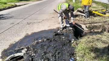 Refuerzan tareas de mantenimiento del sistema de desagües pluviales en La Banda