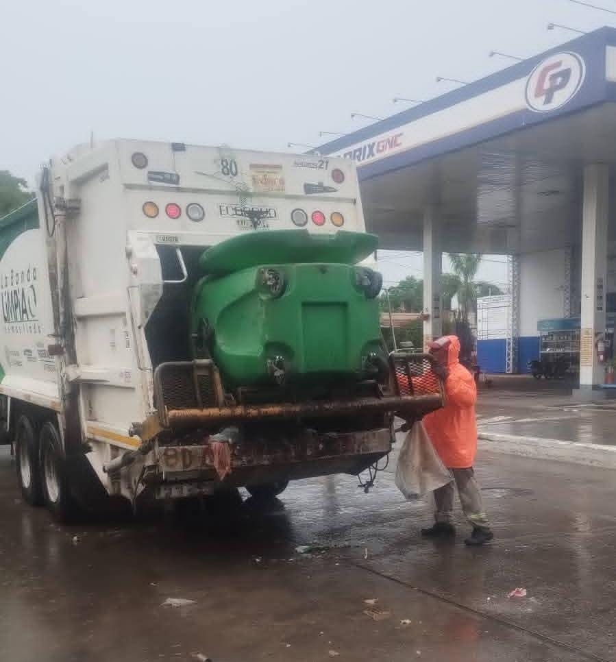 Los trabajos de limpieza de espacios públicos se refuerzan en la ciudad de La Banda