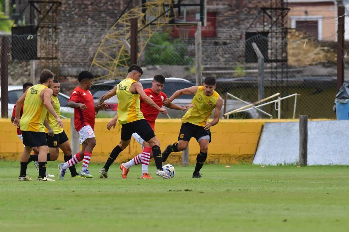 Mitre sumó minutos de preparación ante San Martín de Tucumán en un amistoso previo al inicio del torneo