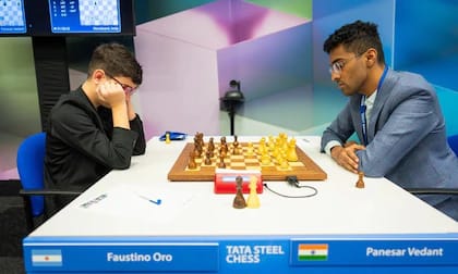 Faustino Oro empató en una partida maratónica y sigue en la pelea en el Tata Steel Challengers