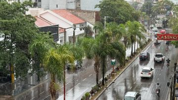 Llegó el alivio: una intensa lluvia se hizo sentir en la Madre de Ciudades