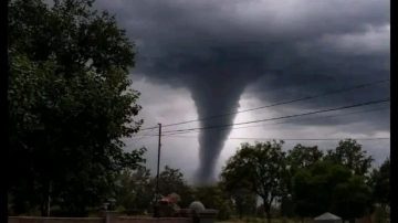 Violento temporal en Salta: un tornado provocó destrozos y voladura de techos en El Quebrachal
