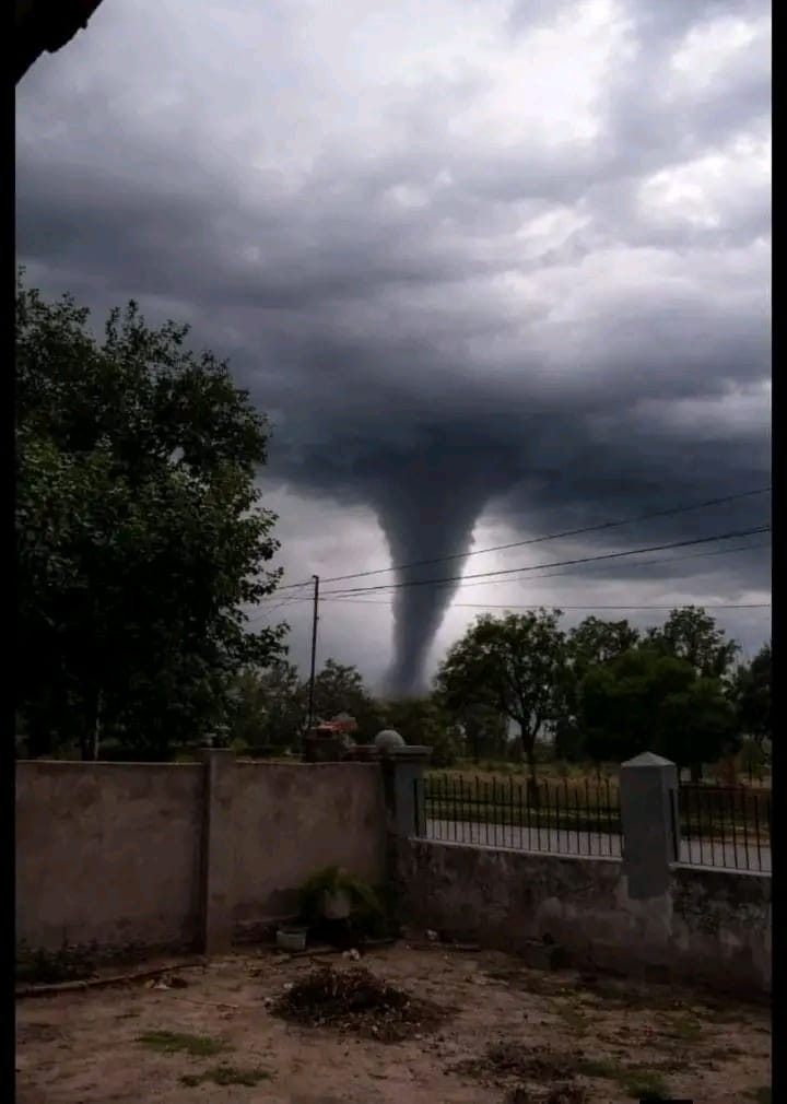 Violento temporal en Salta: un tornado provocó destrozos y voladura de techos en El Quebrachal