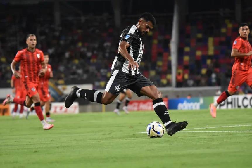 Atlético Tucumán y Central Córdoba buscan su primer triunfo en el Monumental