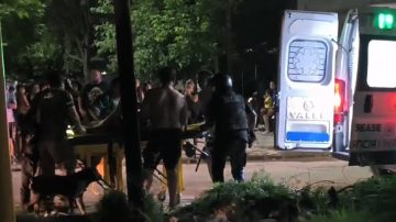 B° Villa del Carmen: dos menores resultaron lesionados tras un choque entre un auto y una moto