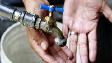 Vecinos exigen una solución urgente tras horas sin agua