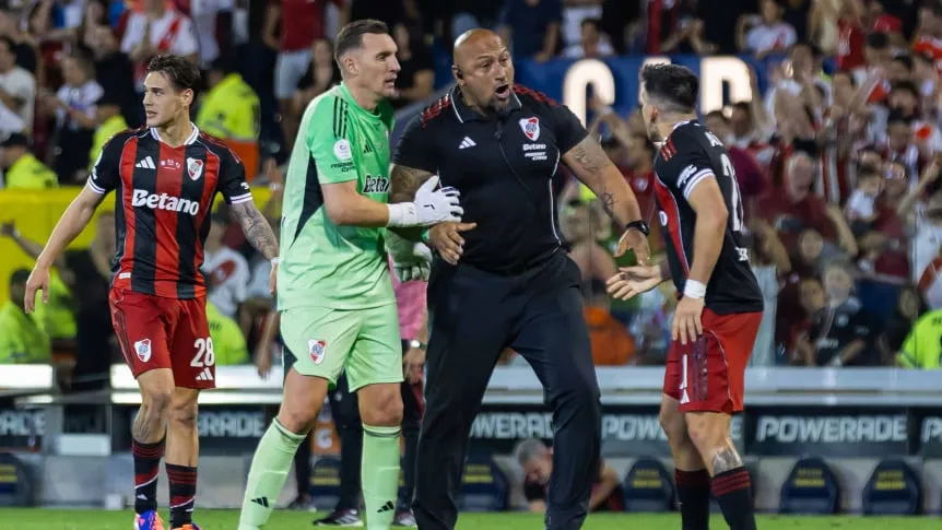 Alarma en River: Armani y Acuña no juegan ante Peñarol y están en duda para el debut