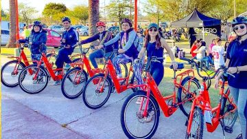 Actividad gratuita: invitan a recorrer sitios emblemáticos de Santiago en bicicletas eléctricas
