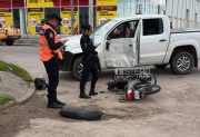 Motociclista resultó herido tras un violento choque con una camioneta en calle Necochea