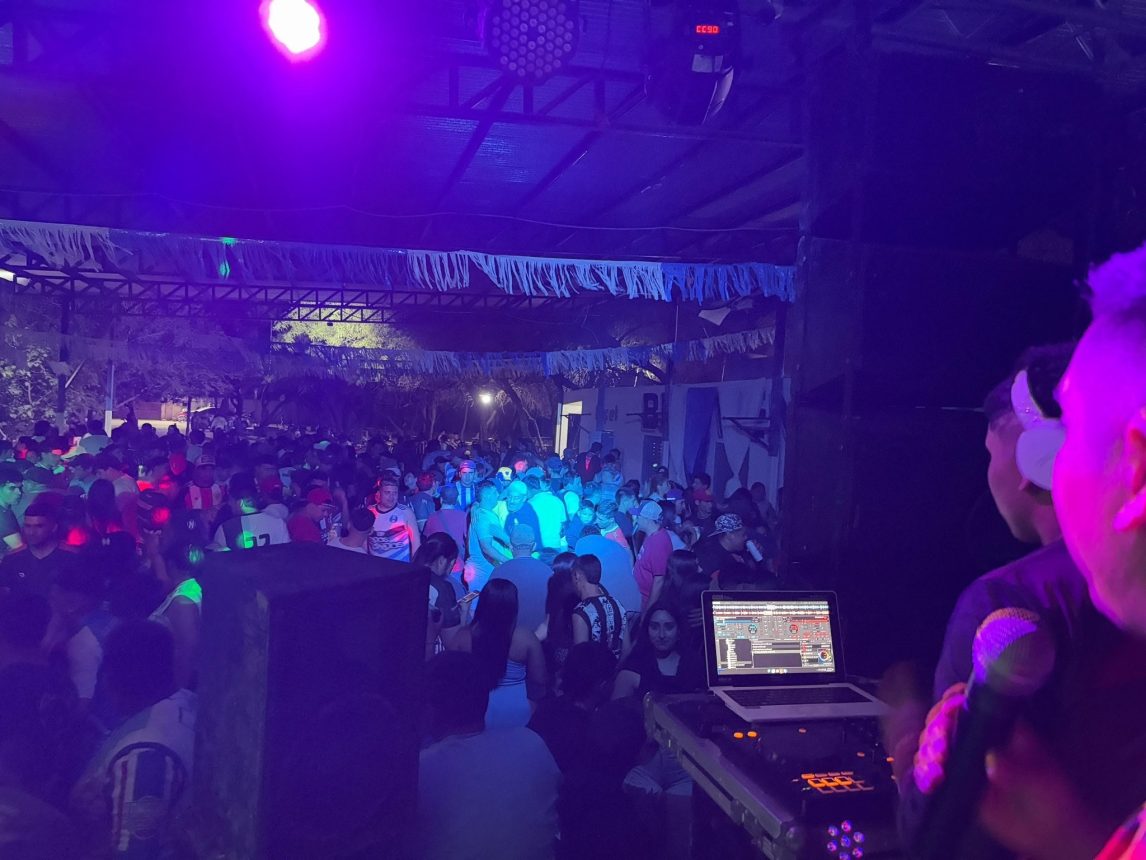 “Devuelvan la plata, sinvergüenzas”: video de incidentes en un baile del Club Gimnasia de Maquito