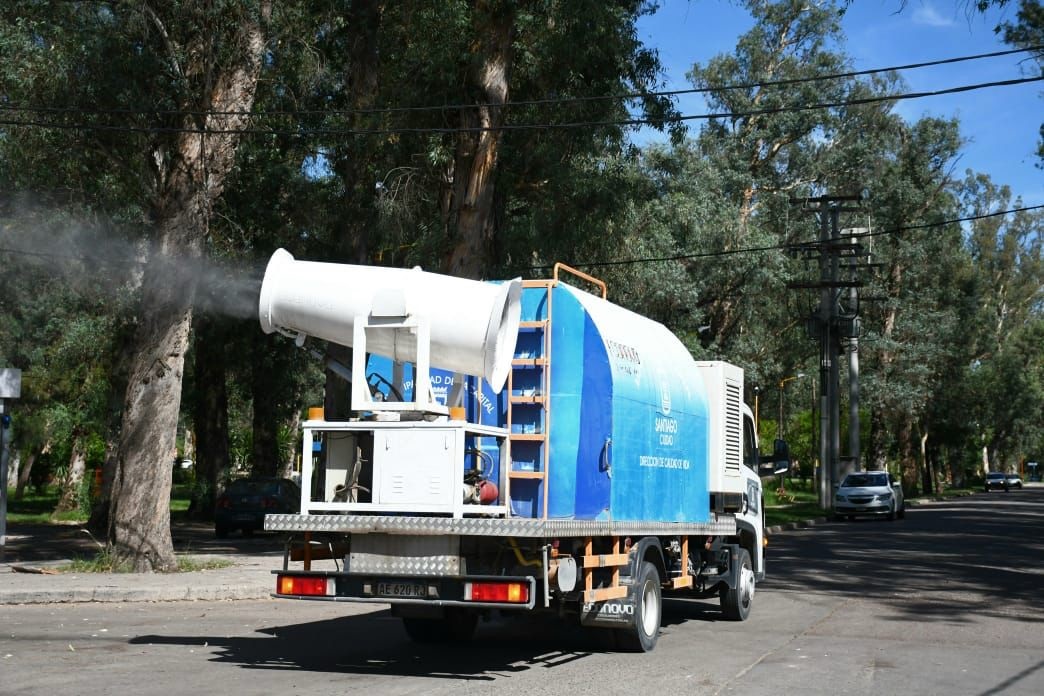 Continúan los operativos de fumigación contra el dengue en Capital