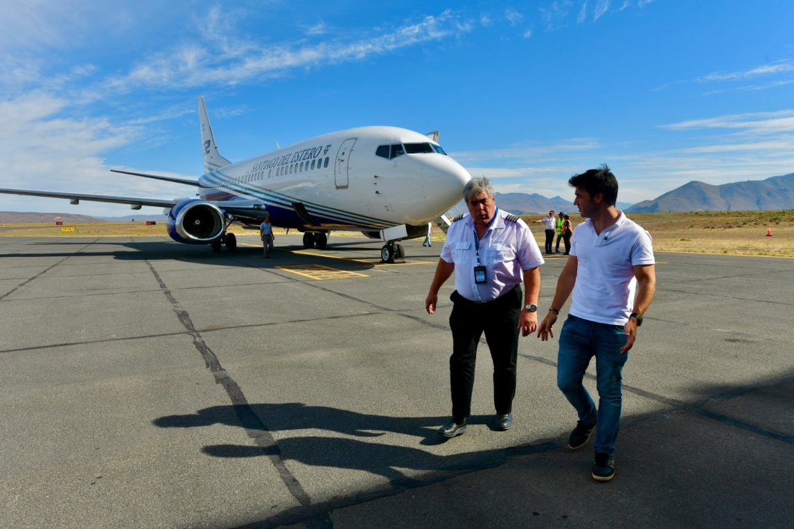 El gobernador de Chubut agradeció a su par Elías Suárez por sumar el avión hidrante a la lucha contra los incendios forestales