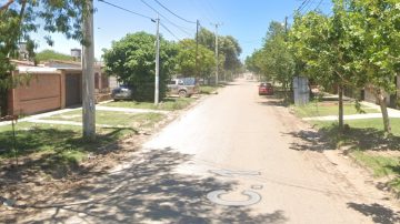 Un joven policía derrapó en su moto al esquivar un perro en el barrio San Fernando