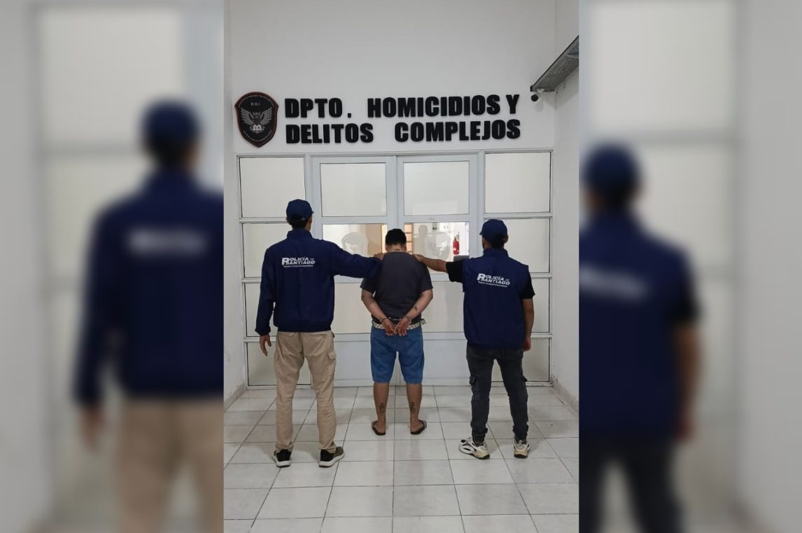 Detuvieron al hombre que apuñaló a otro que se le acercó a pedir fuego en el Parque Oeste