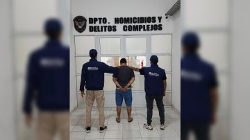 Detuvieron al hombre que apuñaló a otro que se le acercó a pedir fuego en el Parque Oeste