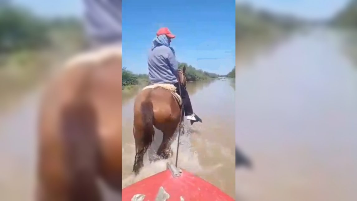 Piden colaboración para reforzar contenciones por la crecida del río en el paraje Guerra