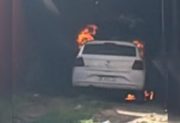 Añatuya: un auto se incendió en el garaje de una vivienda en el barrio Obrero