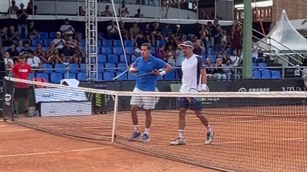 Dos tenistas fueron detenidos en Brasil tras realizar gestos racistas