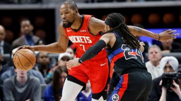 “Pagás para verme, gordo HDP”, Kevin Durant explotó contra un hincha de los Pistons durante la victoria de Houston