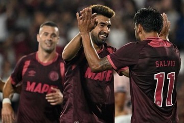 Lanús venció a Unión y se mantiene como líder en el Apertura