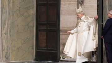 León XIV clausuró el Jubileo de la Esperanza con el cierre de la Puerta Santa en el Vaticano