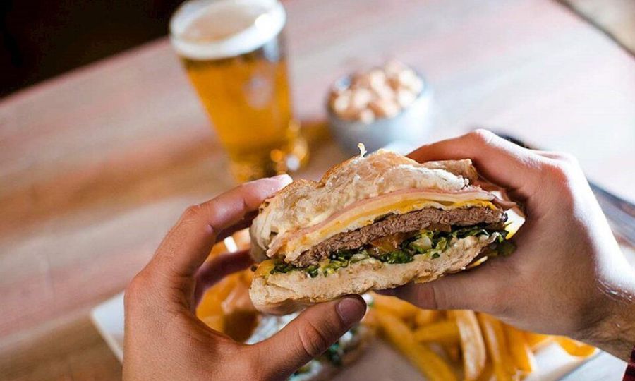 ¿Culpa de los lomitos? unas 60 personas sufrieron una intoxicación alimentaria