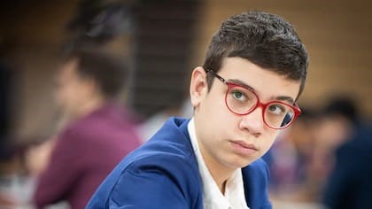 Faustino Oro cortó su racha negativa con un empate ante la campeona Carissa Yip