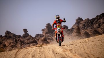 Hazaña en el desierto: Luciano Benavides conquistó la etapa 5 y ya está en el podio del Dakar