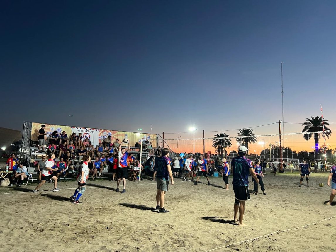 El deporte en la arena será el gran protagonista de este fin de semana en Santiago es tu Río