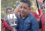 Una despedida cargada de emoción: Jorge Valoy deja Comercio