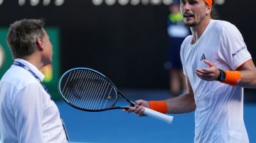 Zverev estalla contra jueces: “Siempre están protegiendo a estos dos”