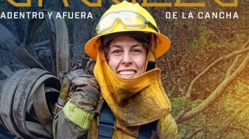 La otra pretemporada de una jugadora de hockey de Boca: combate incendios como bombera voluntaria en el Sur