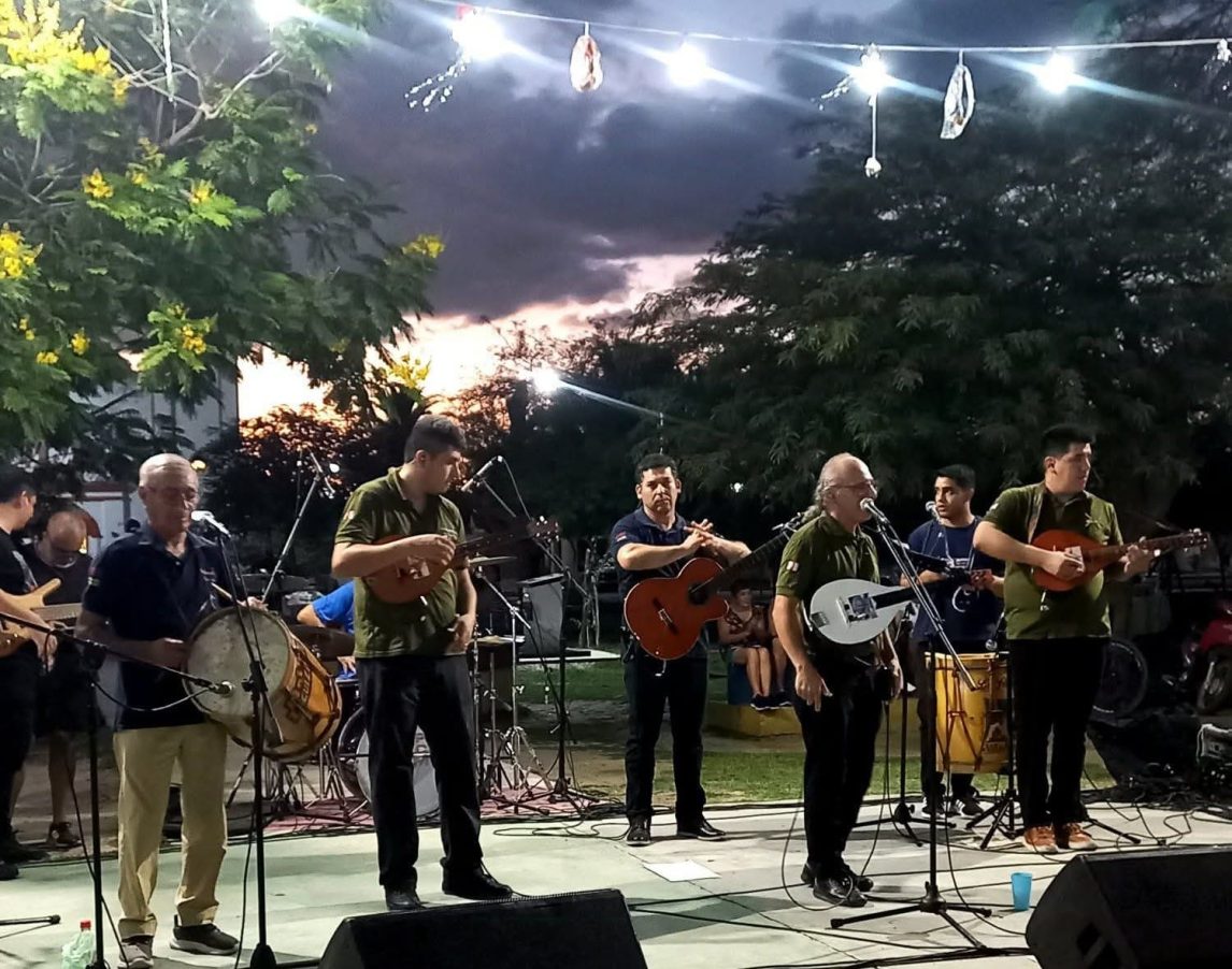 Exitosa edición de “Un Domingo Atamisqueño” con la actuación de Las Sachaguitarras