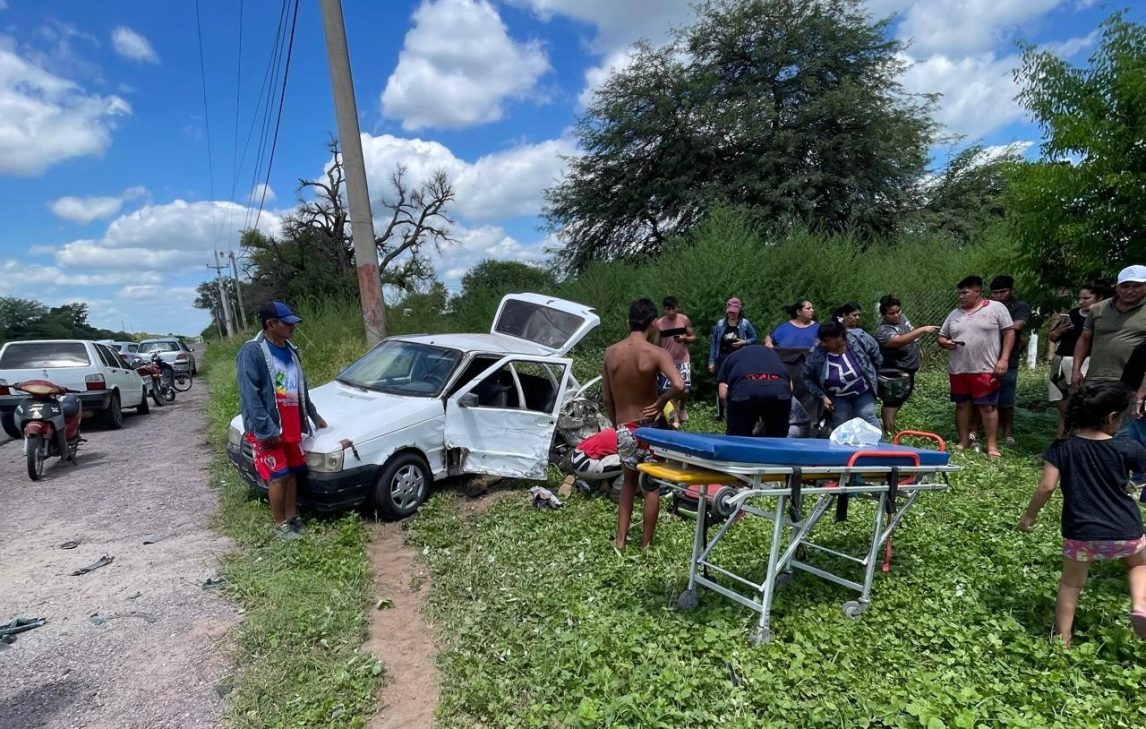 Accidente en El Polear: dos vehículos chocaron y dejaron personas heridas y daños materiales