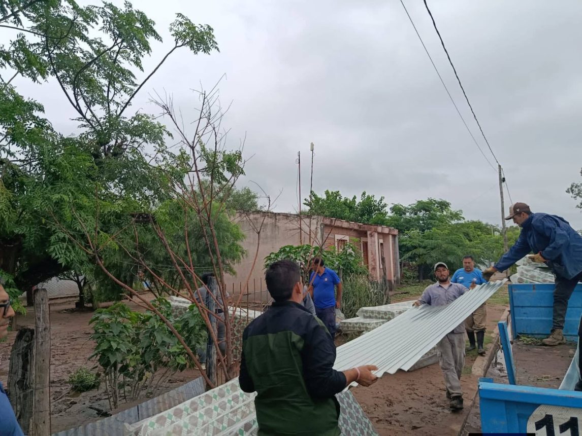 El Gobierno Provincial despliega asistencia en localidades afectadas por las fuertes tormentas