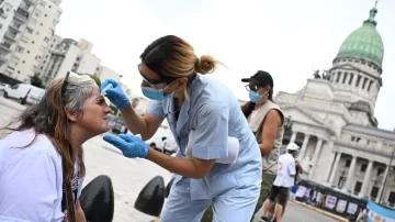 Incidentes y detención del padre “Paco” Olveira en la marcha de jubilados