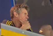 Willem Dafoe revolucionó la Bombonera con la camiseta de Boca