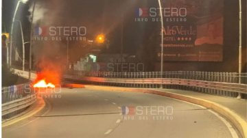 Familiares de Emilia Medina, queman gomas y cortan el puente de ingreso al centro de Las Termas