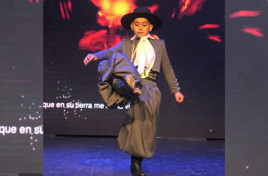 Orgullo santiagueño: el pequeño Yoel Zerda se consagró Campeón Nacional de Malambo en Villa Carlos Paz