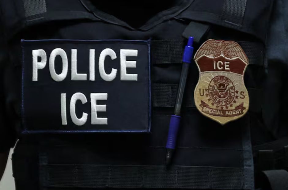 Congresista aliada de Trump denunció que su hijo de 22 años, permanece detenido por el ICE hace tres semanas