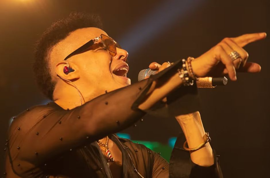 Jean Carlos se descompensó en pleno show y permanece internado