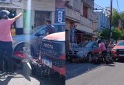 VIDEO | Incidentes y demoras en avenida Belgrano por un choque entre camioneta y moto