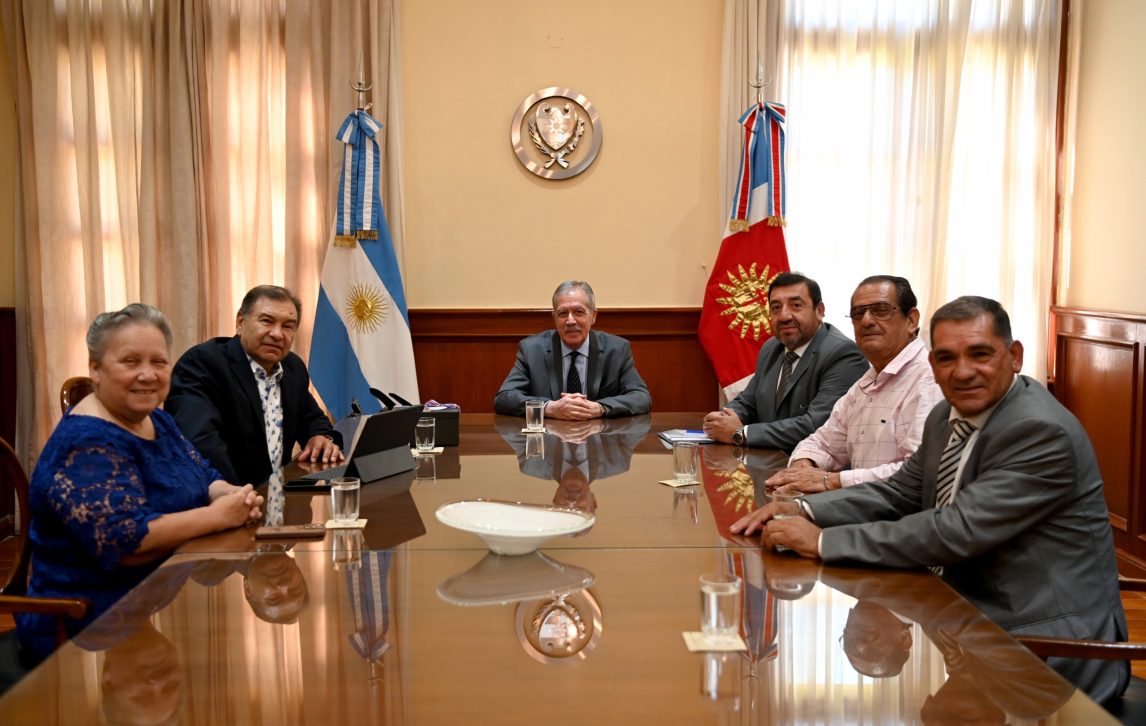 El Gobernador Suárez recibió al pastor principal de la Iglesia Pentecostal Unida