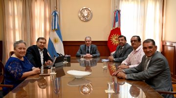 El Gobernador Suárez recibió al pastor principal de la Iglesia Pentecostal Unida