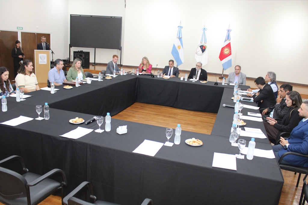 Llugdar abrió el 3º Encuentro de la Mesa Provincial de Responsabilidad Penal Juvenil y llamó a fortalecer la especialización