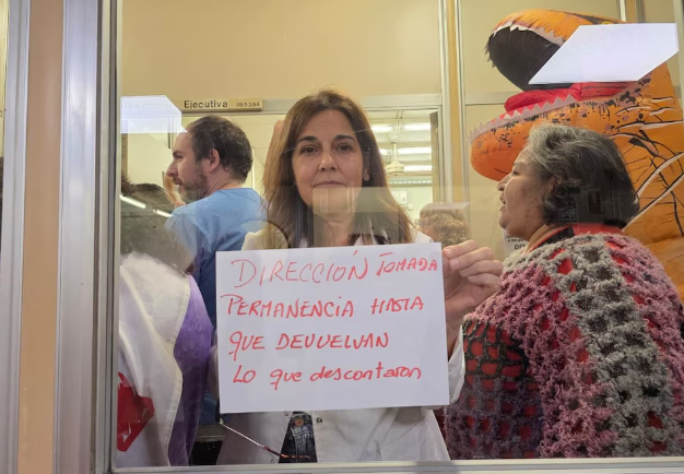 Ordenaron la cesantía de once empleados del Hospital Garrahan tras la toma de oficinas