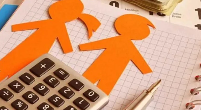 Polémica: denuncian que un hombre se niega transferir parte del bono a su hija de 5 años