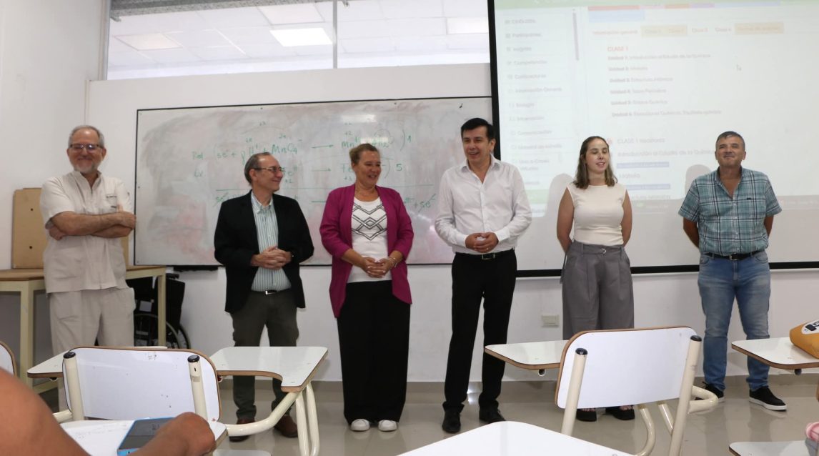 Autoridades de la UNSE dieron la bienvenida a los aspirantes para ingresar a Medicina